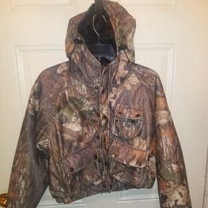 Game Winner Insulated Green Camouflage Jacket Youth Size Large